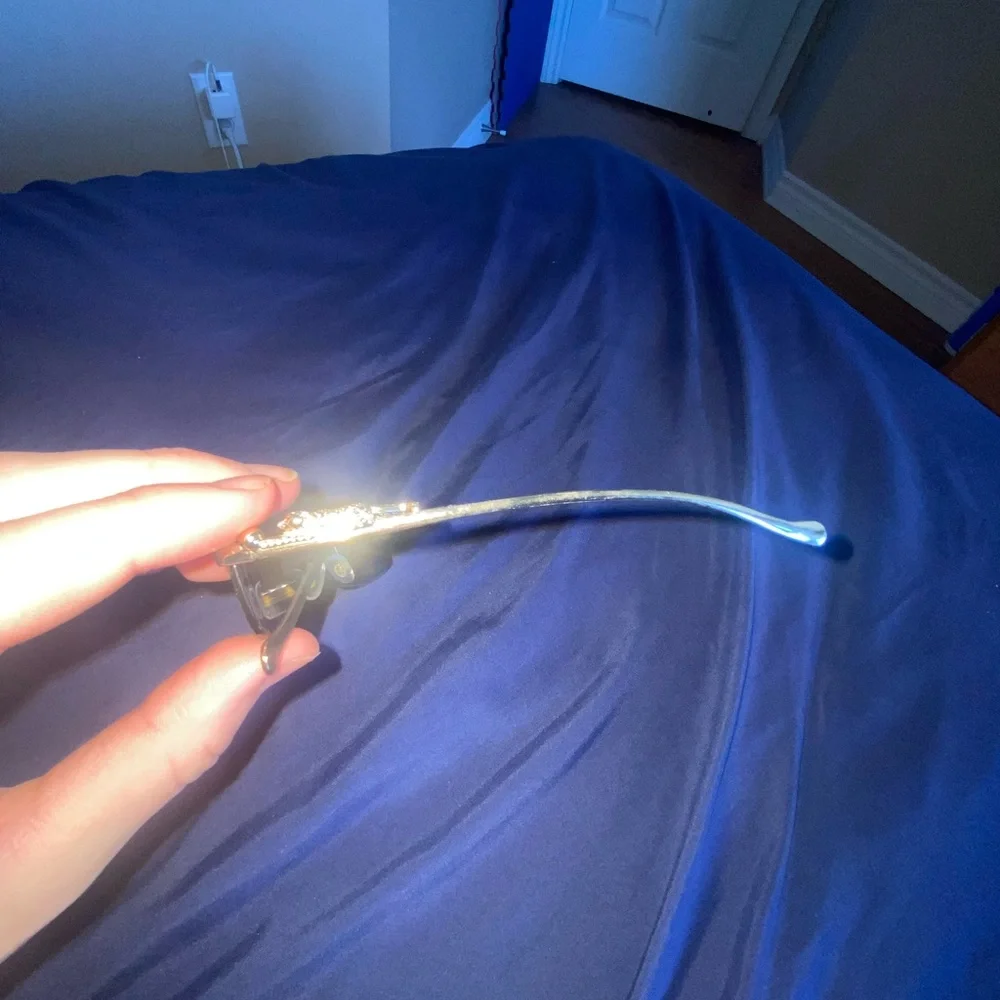 Fashionable Glasses - Picture 4 of 6